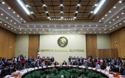 Llama López Obrador a INE contrate voluntarios para Consulta sin costo