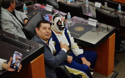 Reconoce Senado trayectoria de exponentes de la lucha libre mexicana