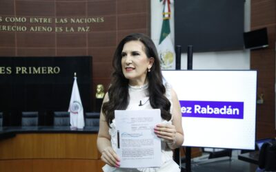 Presenta Kenia López denuncia para se retiren espectaculares de las “corcholatas”