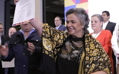 Beatriz Paredes recibió constancia como spirante del Frente Amplio por México