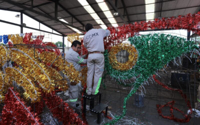 Preparan alumbrado decorativo en el Zócalo capitalino por aniversario de la Independencia