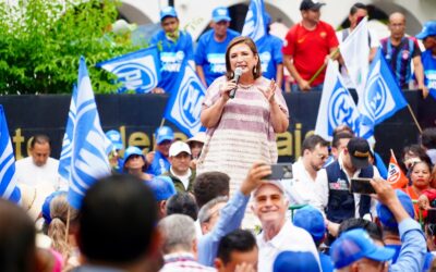 Pide Xóchitl a AMLO abrir puertas de Palacio Nacional a padres de Ayotzinapa