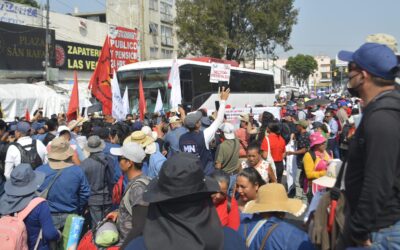 Docentes participan en megamarcha de la CNTE en CDMX
