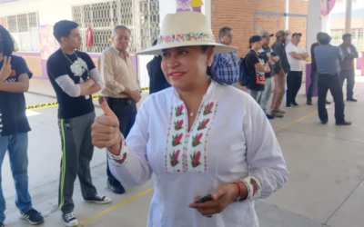 Ana Lilia Rivera emite su voto en Tlaxcala y llama a ejercer este derecho