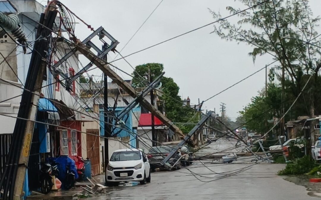 Beryl deja destrozos al sur de Cozumel, Q. Roo, como huracán categoría 2