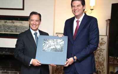 Presentan a diplomáticos libro «Morelia Herencia Cantera, Patrimonio Cultural de la Humanidad”