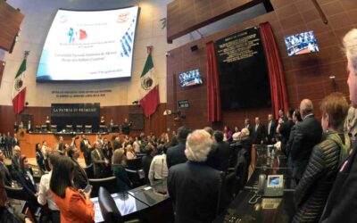 La UNAM, en letras de oro, en Muro de Honor del Senado