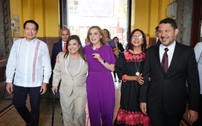 Mario Delgado celebra con Beatriz Gutiérrez la promoción de la lectura