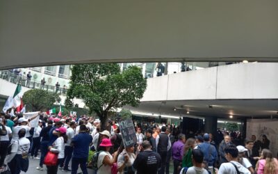 Manifestantes irrumpen en el Senado. Suspenden sesión