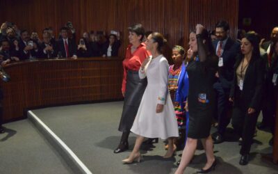 Al grito de !Presidenta! ¡Presidenta!, Sheinbaum arriba al Congreso