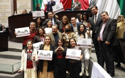 Diputados de Morena celebran inclusión de programas sociales en la Constitución