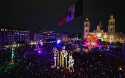 Inauguran ofrenda monumental y encendido alusivo a Día de Muertos en Zócalo