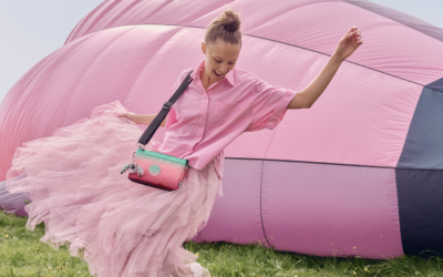 Kipling lanza una nueva colaboración con Wicked