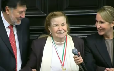 Entrega Senado a Ninfa María Deándar Martínez la Medalla Belisario Domínguez