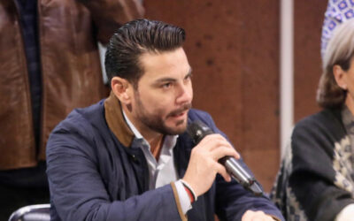 Pago por obtención de título universitario debe ser eliminado: diputado Castro