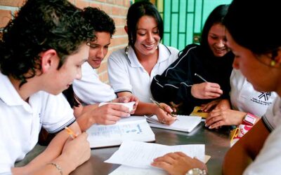 Beca de transporte para universitarios alcanzará cobertura universal: Brugada