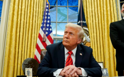 Impone Trump aranceles de 25% a autos que no se produzcan en EU