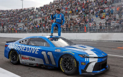 Logra Denny Hamlin una dominante victoria en la NASCAR Cup en Martinsville
