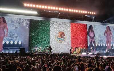 Shakira se entrega hasta las lágrimas a los mexicanos en tercer sold out