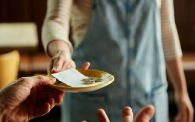 Senado recibe minuta para que el salario no pueda ser remplazado por propinas