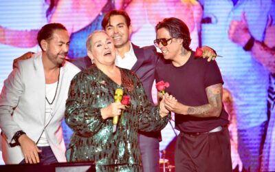 Festejan más de 100 mil personas el Día de las Madres con Lupita D´Alessio en el Zócalo