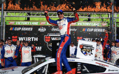 Logano vence con remontada espectacular y Suárez cierra en el Top 10 en Texas