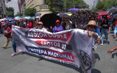 Sin acuerdos autoridades y CNTE; maestros continuarán en el Zócalo