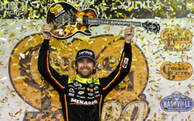 Ryan Blaney se impone en Nashville; Suárez avanza con fuerza