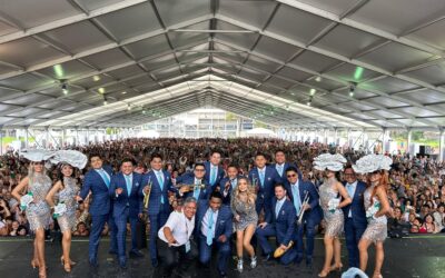 Sonora Santanera festeja a los abuelitos en su día