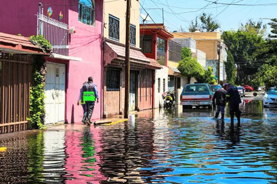 Apoyo total a afectados por inundaciones en Gustavo A. Madero e Iztacalco