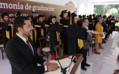 Encabeza Batres graduación de estudiantes de la Escuela de Dietética y Nutrición 