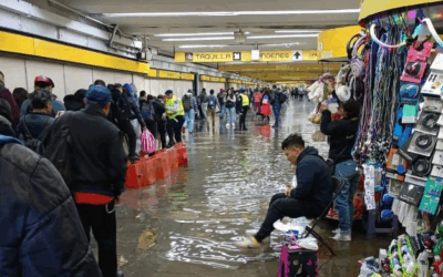 Se colapsa CDMX por lluvias intensas que inundan calles, Metro y afectan AICM