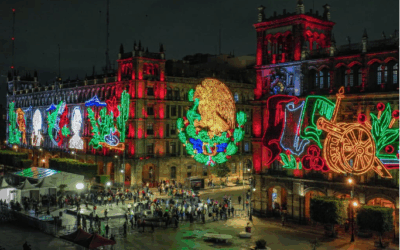 Con mensaje de solidaridad, encienden alumbrado patrio en zócalo capitalino