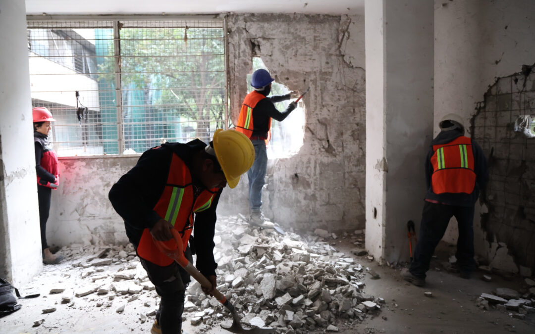 En marcha demolición de edificios afectados por sismos de 1985 y 2017