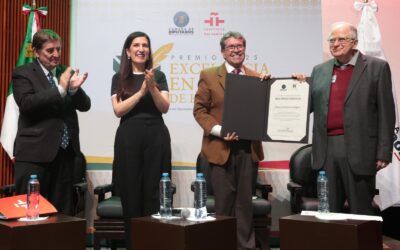 Entregan Premio Excelencia en Letras de Humanidad 2025 a Marco Antonio Campos