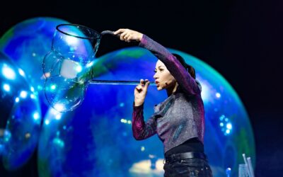 La magia de Gazillion Bubble Show deslumbrará con su arte de burbujas