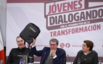 México necesita jóvenes preparados que continúen la transformación: Monreal