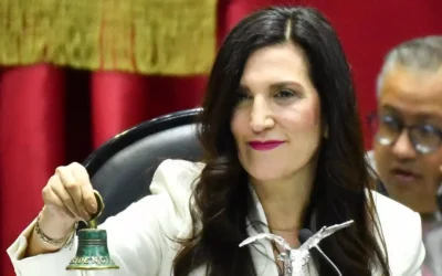 Kenia López pide a AMLO que deje gobernar a Sheinbaum