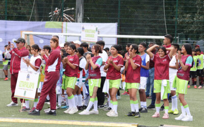 En el marco del Mundial 2026, Brugada entrega uniformes a pequeños
