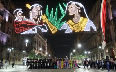 Encienden en el Zócalo alumbrado por el 115 aniversario de la Revolución