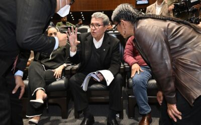 México necesita nuevos liderazgos y jóvenes  formados políticamente: Monreal