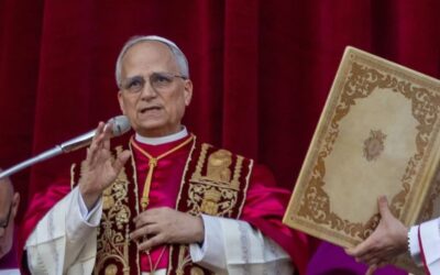 Papa León XIV envía bendiciones a mexicanos; lo invita Sheinbaum a México