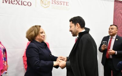 Entregan vales de despensa por 14 mil 900 a trabajadores del ISSSTE