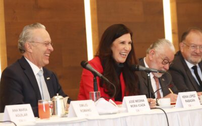 Convoca Kenia López  a empresarios a participar en discusión de reforma electoral