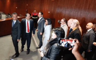 Rinde protesta Gertz Manero