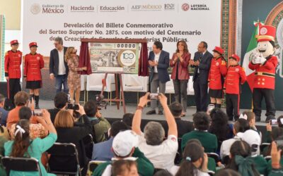 Develan «cachito» del Centenario de Escuelas Secundarias Públicas en México