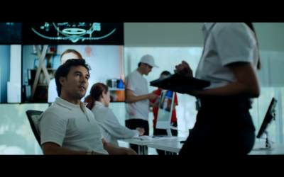 Aparece Checo Pérez en primera campaña de Almacén para Farmacias del Ahorro