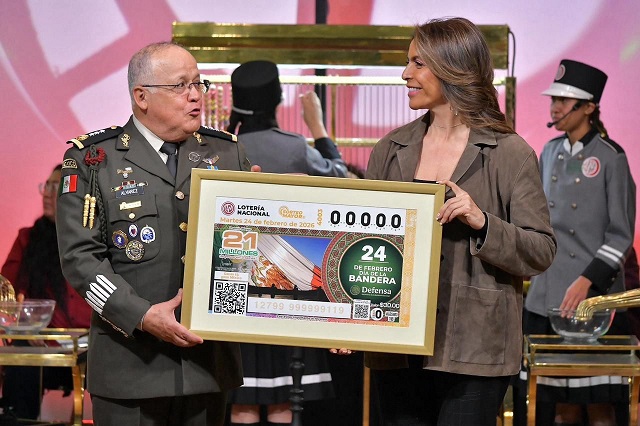 Conmemoran Día de la Bandera con Sorteo Mayor de Lotería Nacional