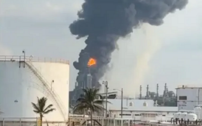 Reportan incendio en refinería Dos Bocas