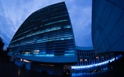Iluminan Senado de turquesa por Día Mundial del Síndrome de Treacher Collins
